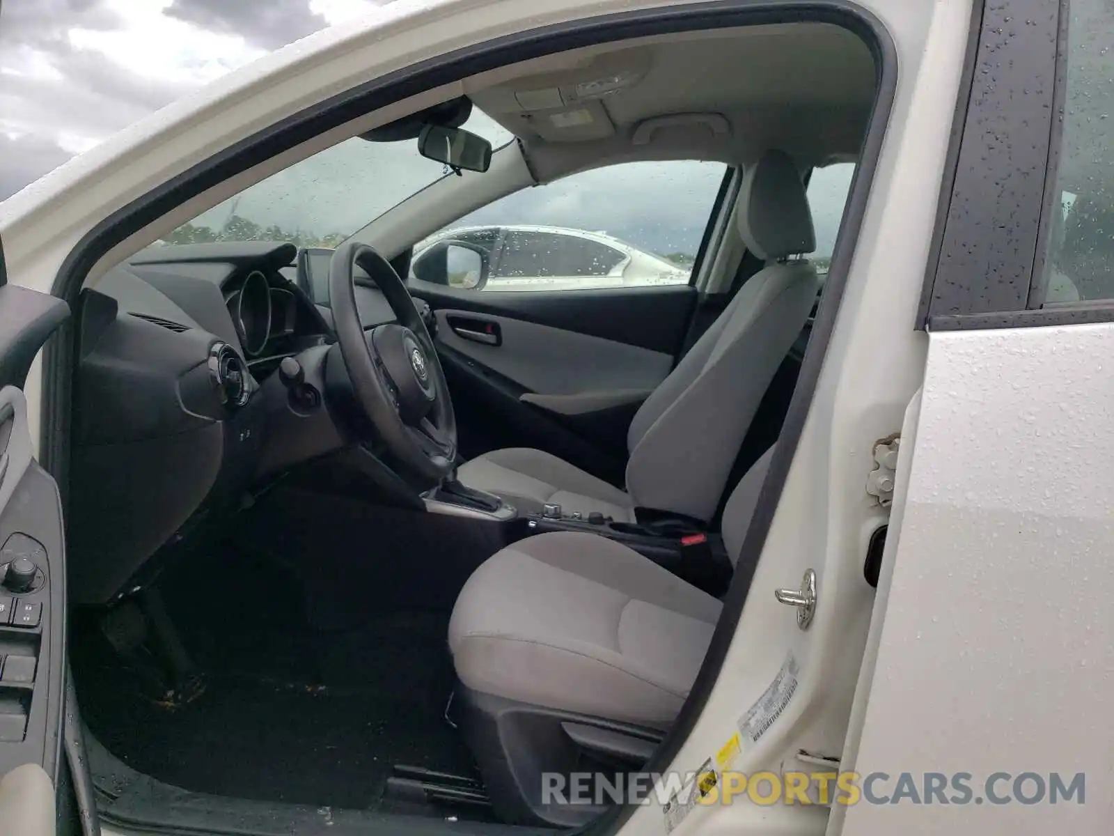 5 Photograph of a damaged car 3MYDLBYV1KY520125 TOYOTA YARIS 2019