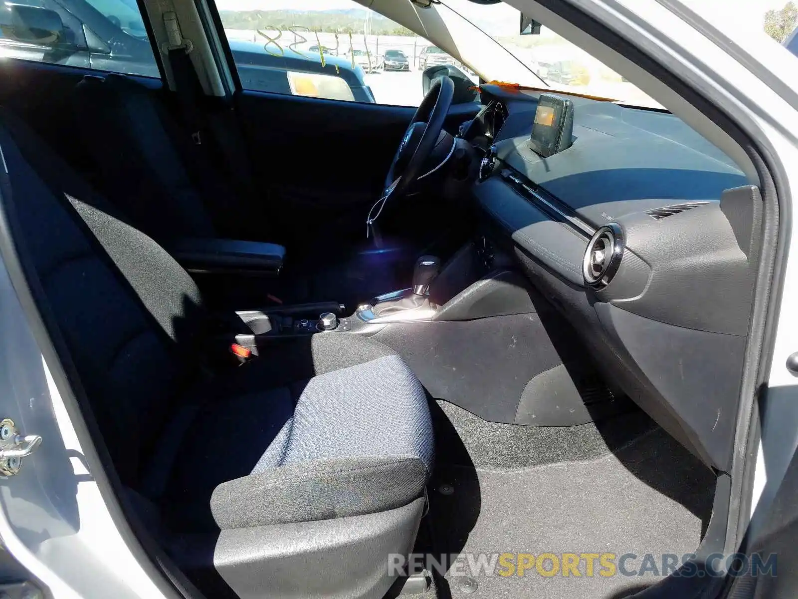 5 Photograph of a damaged car 3MYDLBYV1KY522490 TOYOTA YARIS 2019