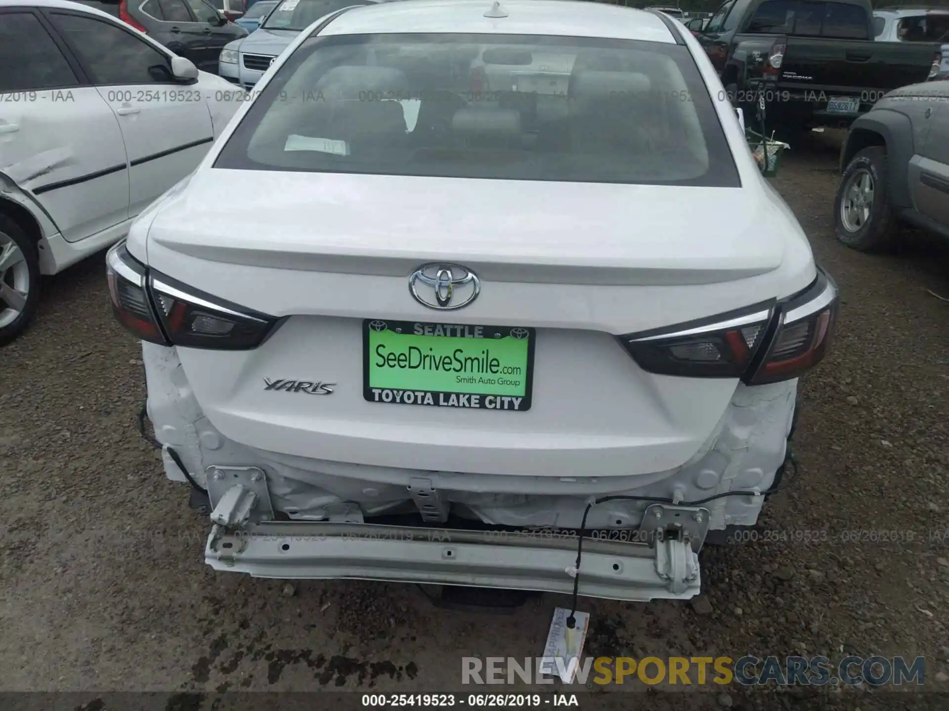 6 Photograph of a damaged car 3MYDLBYV1KY522697 TOYOTA YARIS 2019