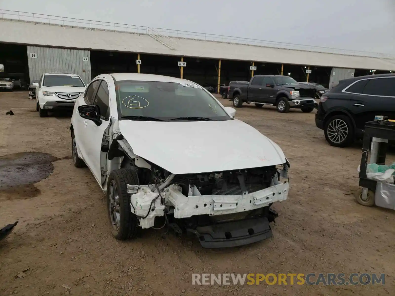 1 Photograph of a damaged car 3MYDLBYV1KY523381 TOYOTA YARIS 2019