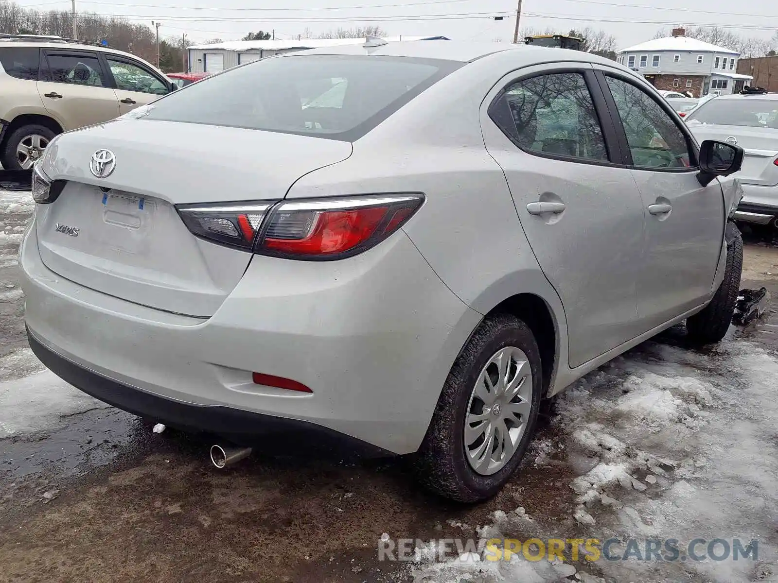 4 Фотография поврежденного автомобиля 3MYDLBYV1KY526247 TOYOTA YARIS 2019