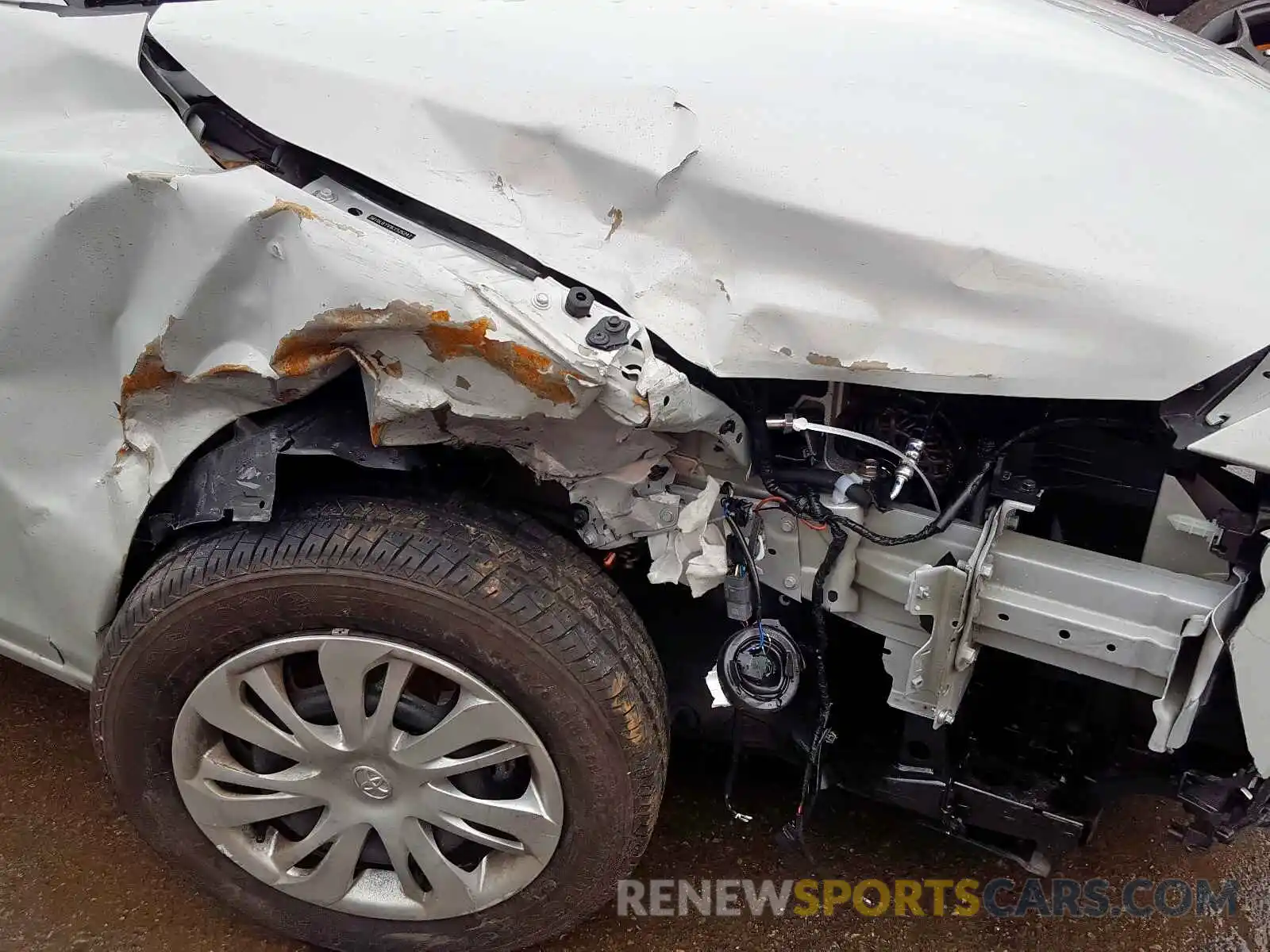 9 Photograph of a damaged car 3MYDLBYV1KY526247 TOYOTA YARIS 2019