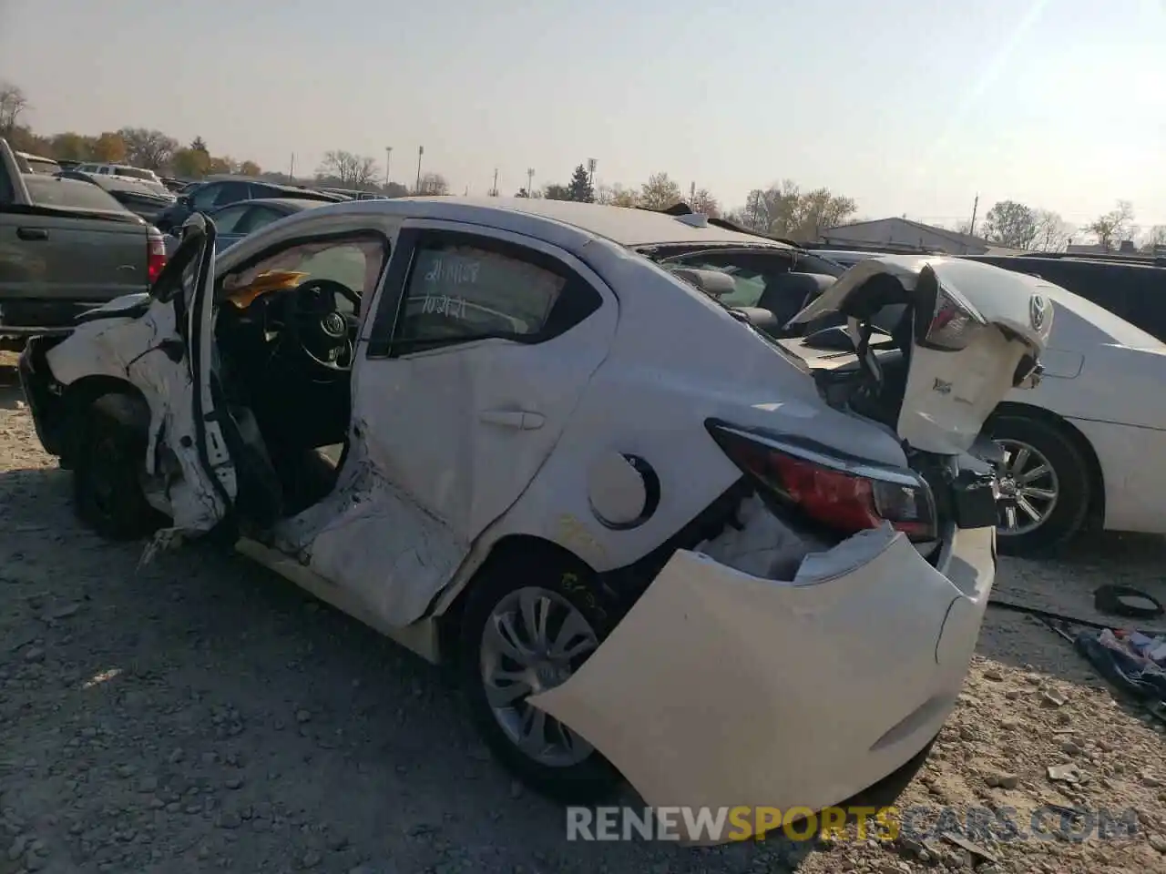 9 Photograph of a damaged car 3MYDLBYV1KY526443 TOYOTA YARIS 2019