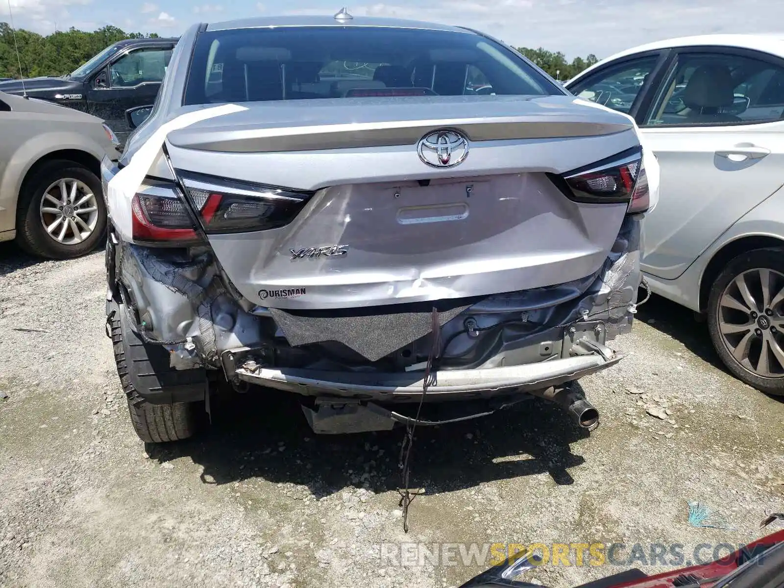 9 Photograph of a damaged car 3MYDLBYV1KY528712 TOYOTA YARIS 2019