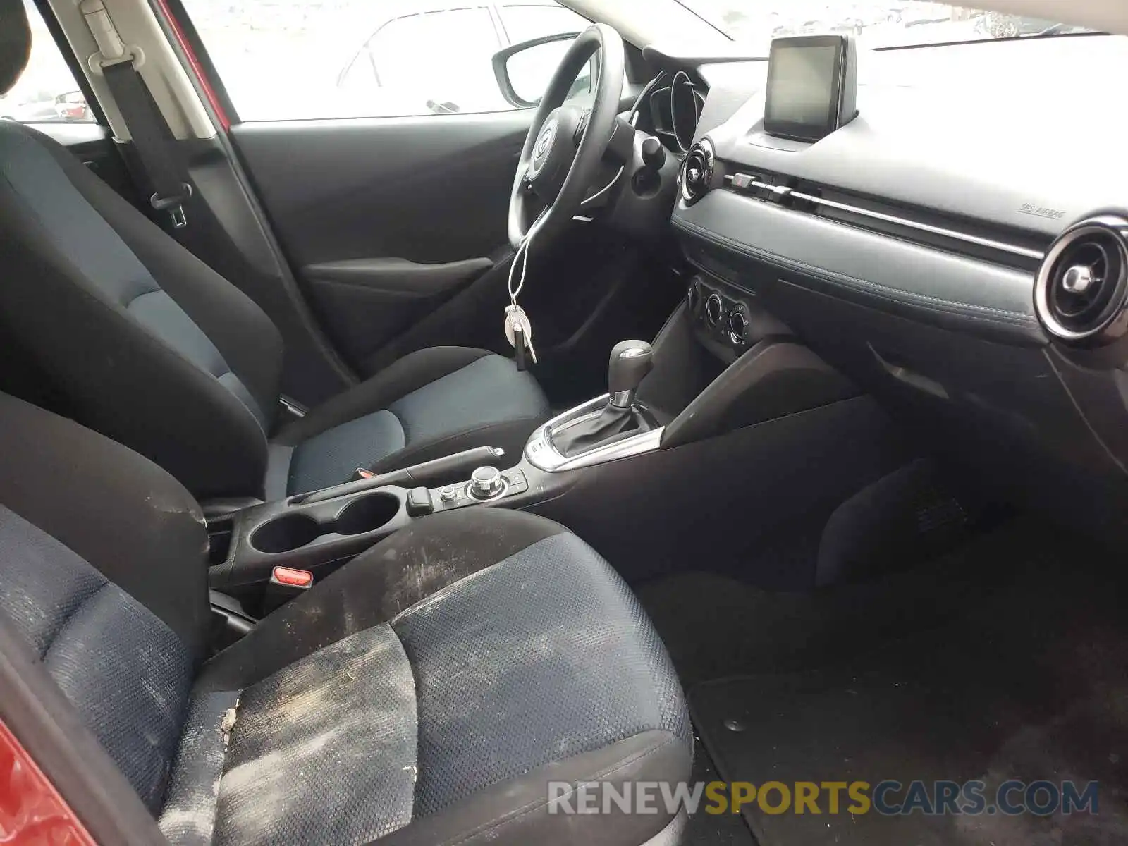 5 Photograph of a damaged car 3MYDLBYV2KY501826 TOYOTA YARIS 2019