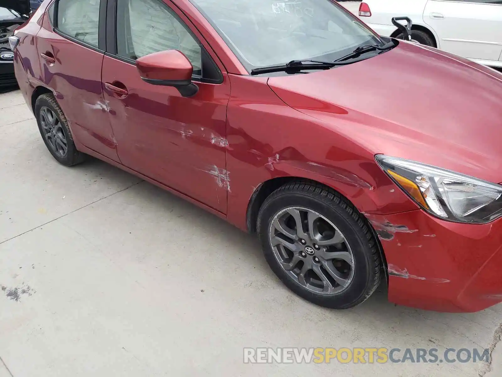 9 Photograph of a damaged car 3MYDLBYV2KY501826 TOYOTA YARIS 2019