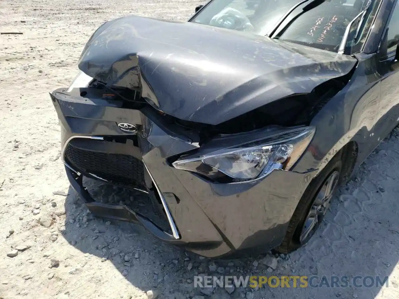 9 Photograph of a damaged car 3MYDLBYV2KY502345 TOYOTA YARIS 2019