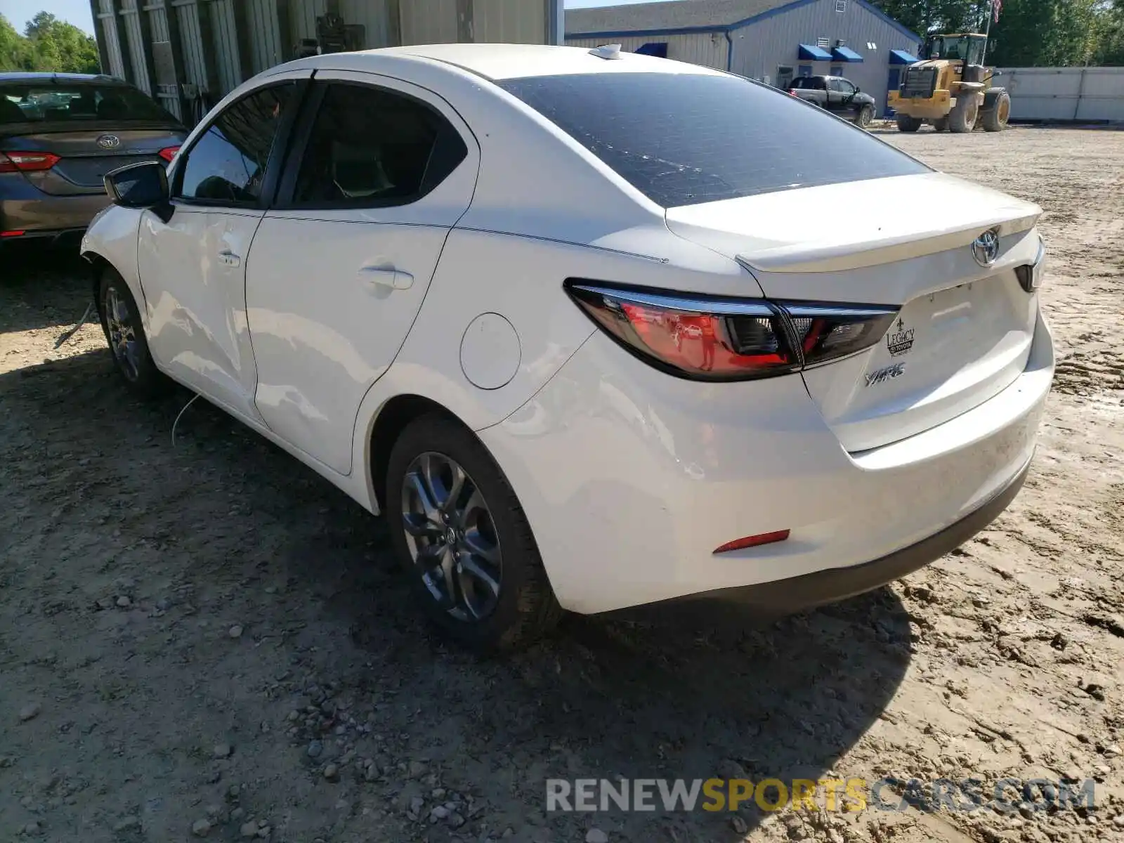 3 Фотография поврежденного автомобиля 3MYDLBYV2KY502880 TOYOTA YARIS 2019