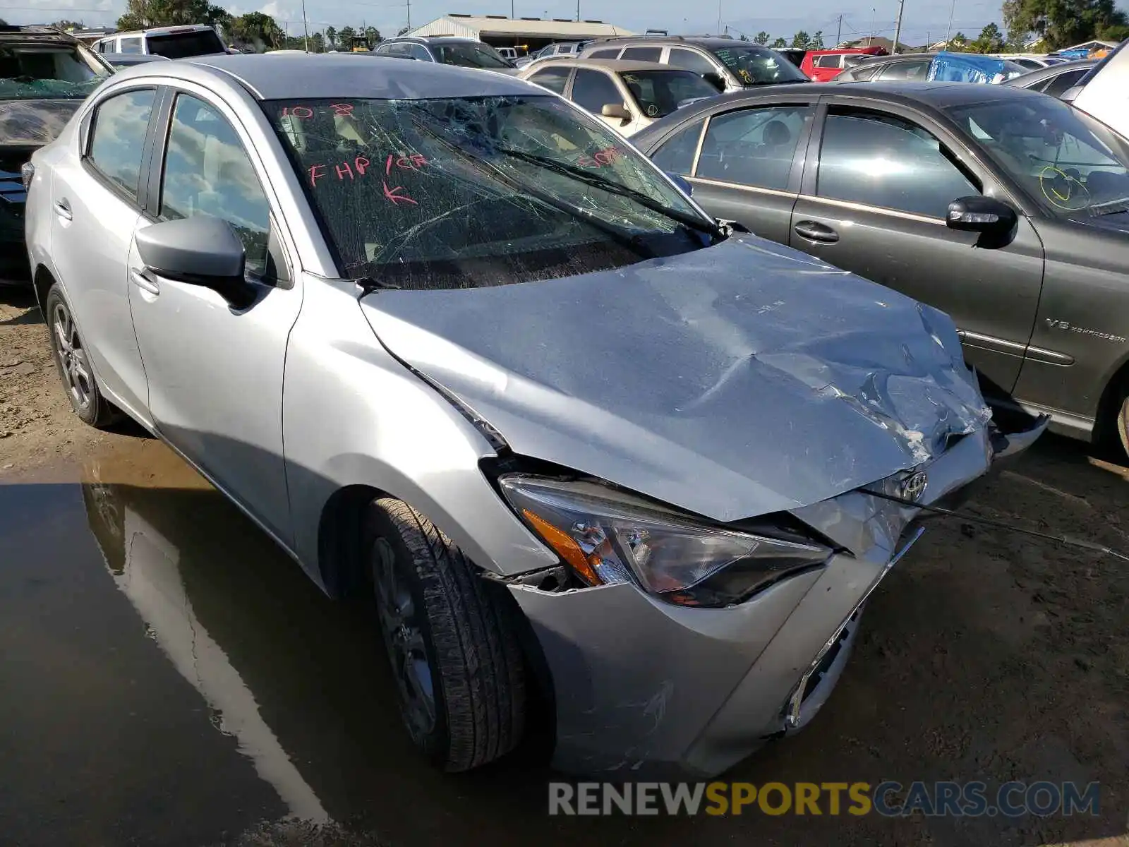 1 Photograph of a damaged car 3MYDLBYV2KY504578 TOYOTA YARIS 2019