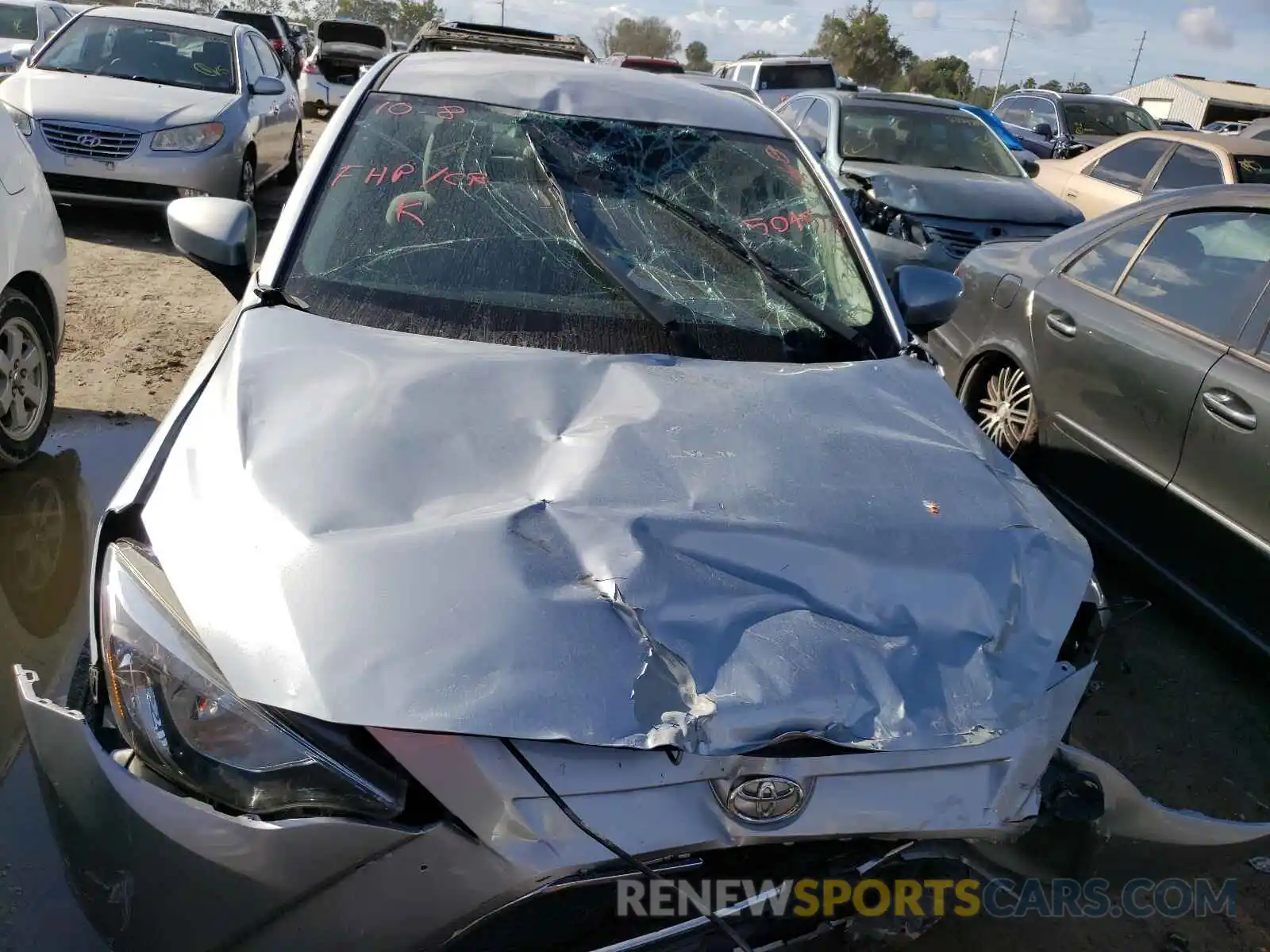 9 Photograph of a damaged car 3MYDLBYV2KY504578 TOYOTA YARIS 2019