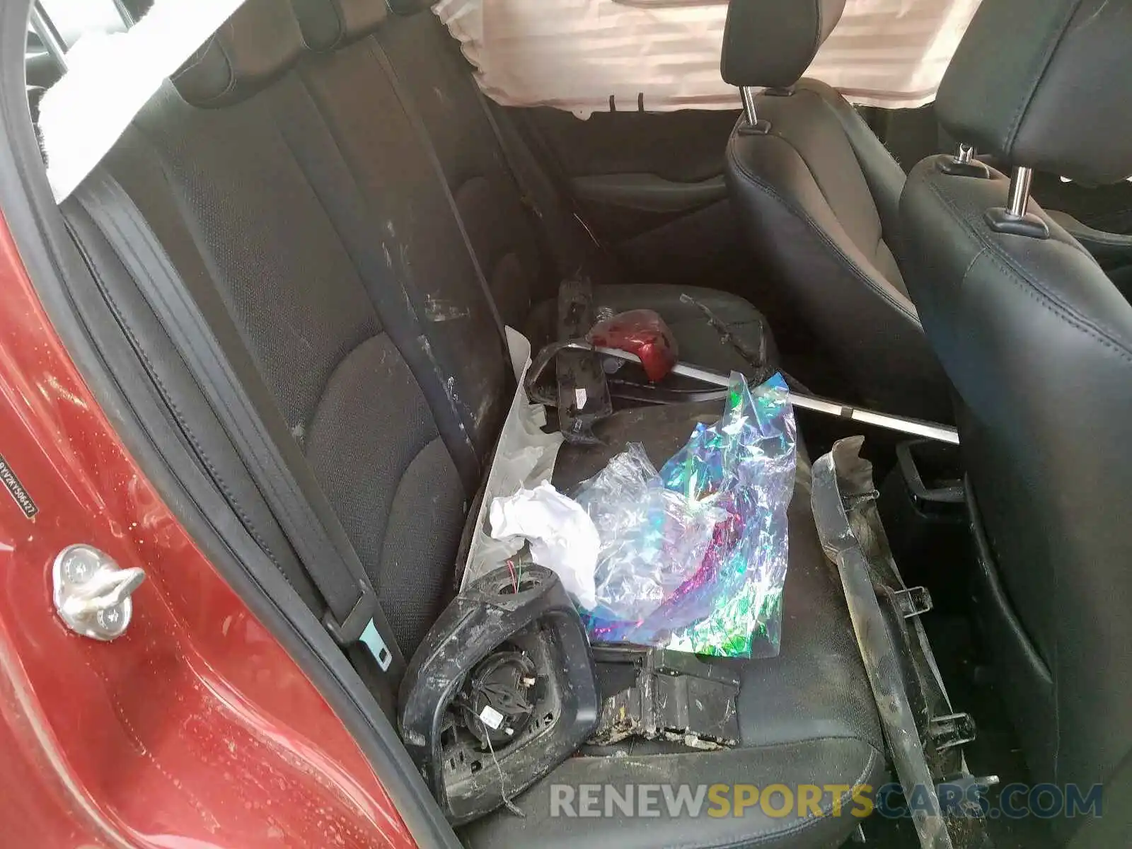 6 Photograph of a damaged car 3MYDLBYV2KY506427 TOYOTA YARIS 2019