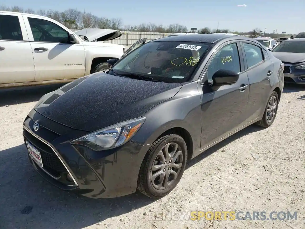 2 Фотография поврежденного автомобиля 3MYDLBYV2KY507433 TOYOTA YARIS 2019