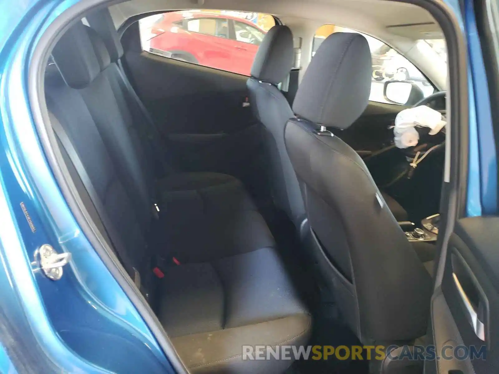 6 Photograph of a damaged car 3MYDLBYV2KY509683 TOYOTA YARIS 2019