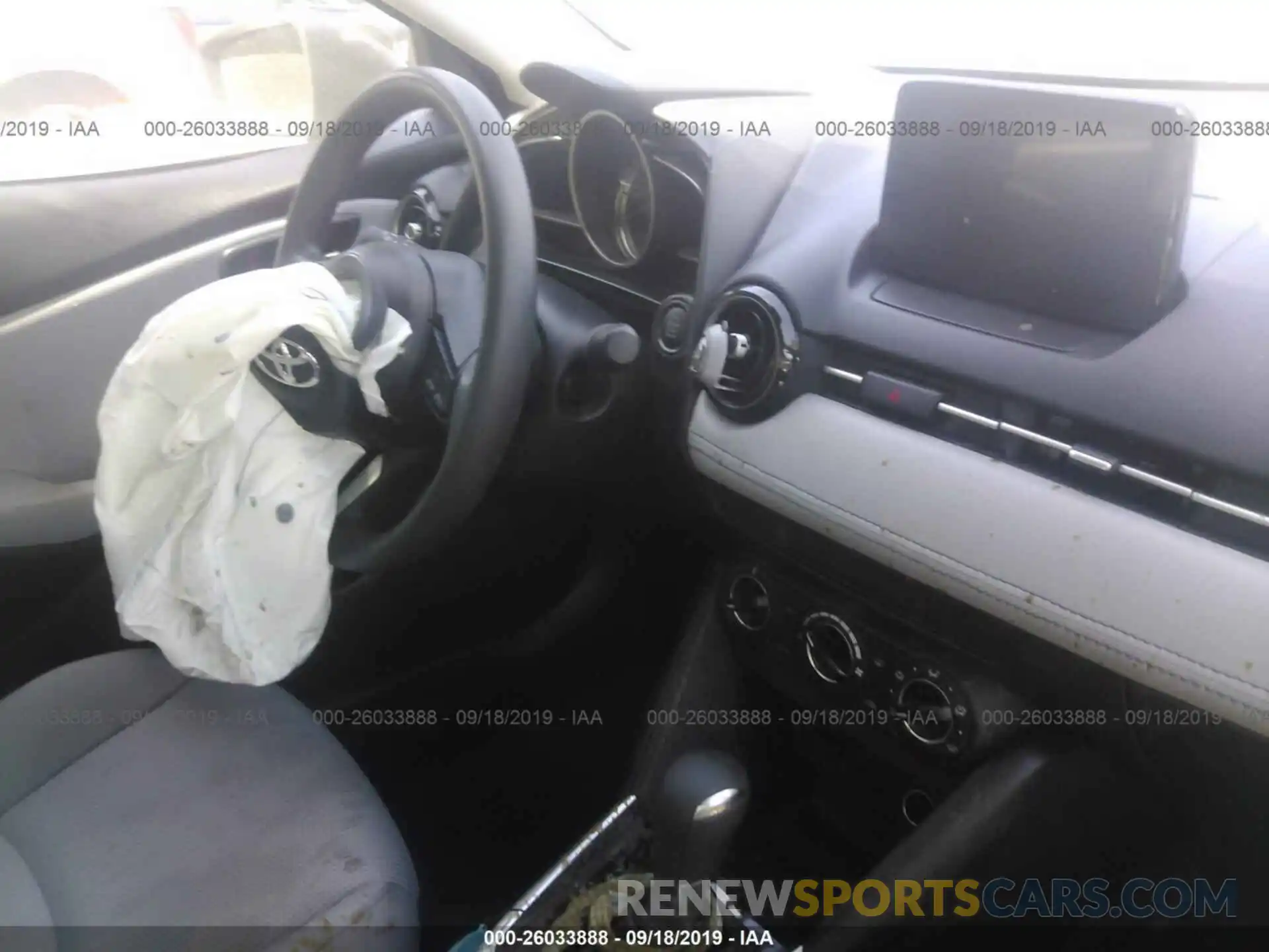 5 Photograph of a damaged car 3MYDLBYV2KY512549 TOYOTA YARIS 2019