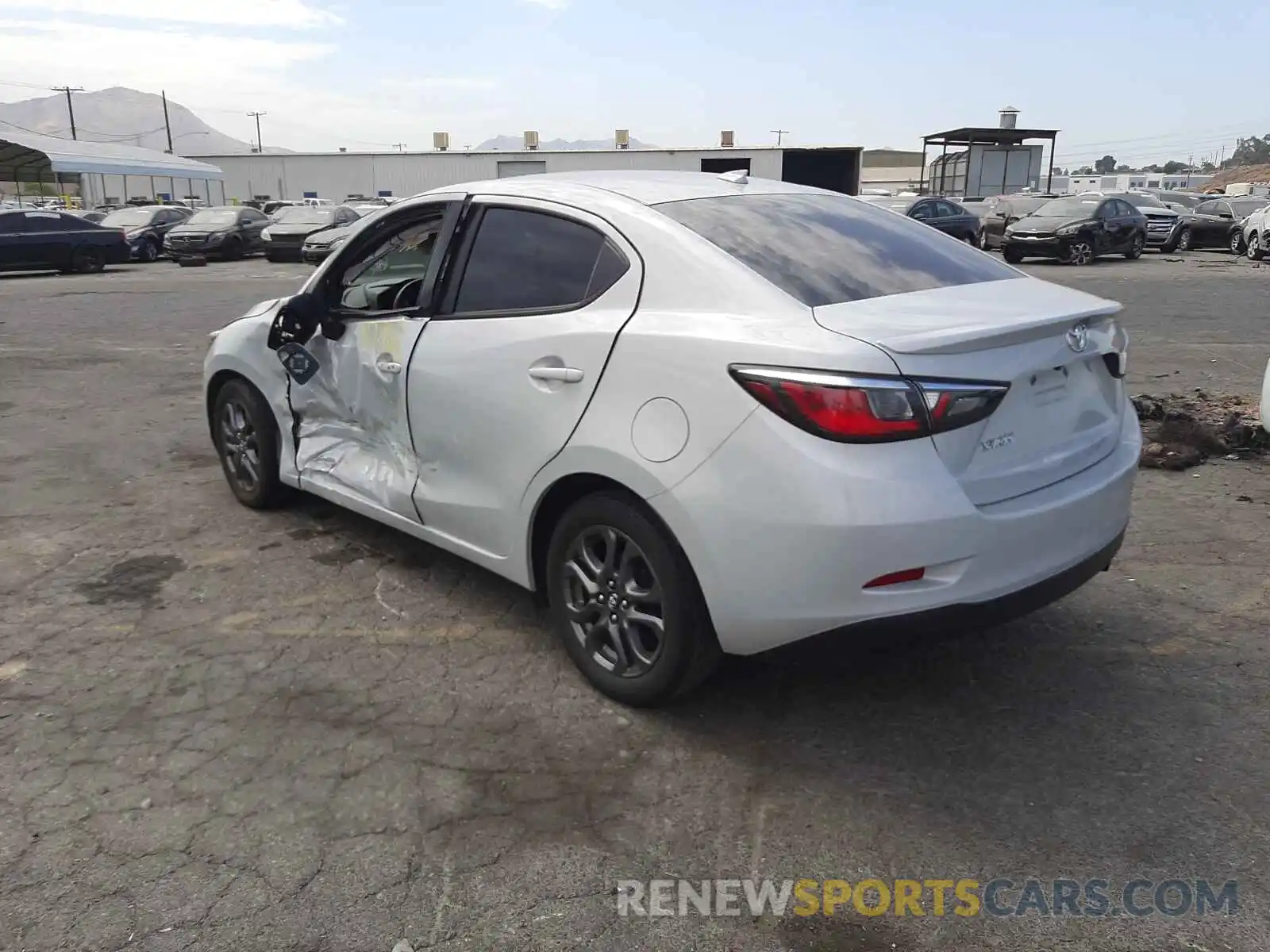 3 Photograph of a damaged car 3MYDLBYV2KY516567 TOYOTA YARIS 2019