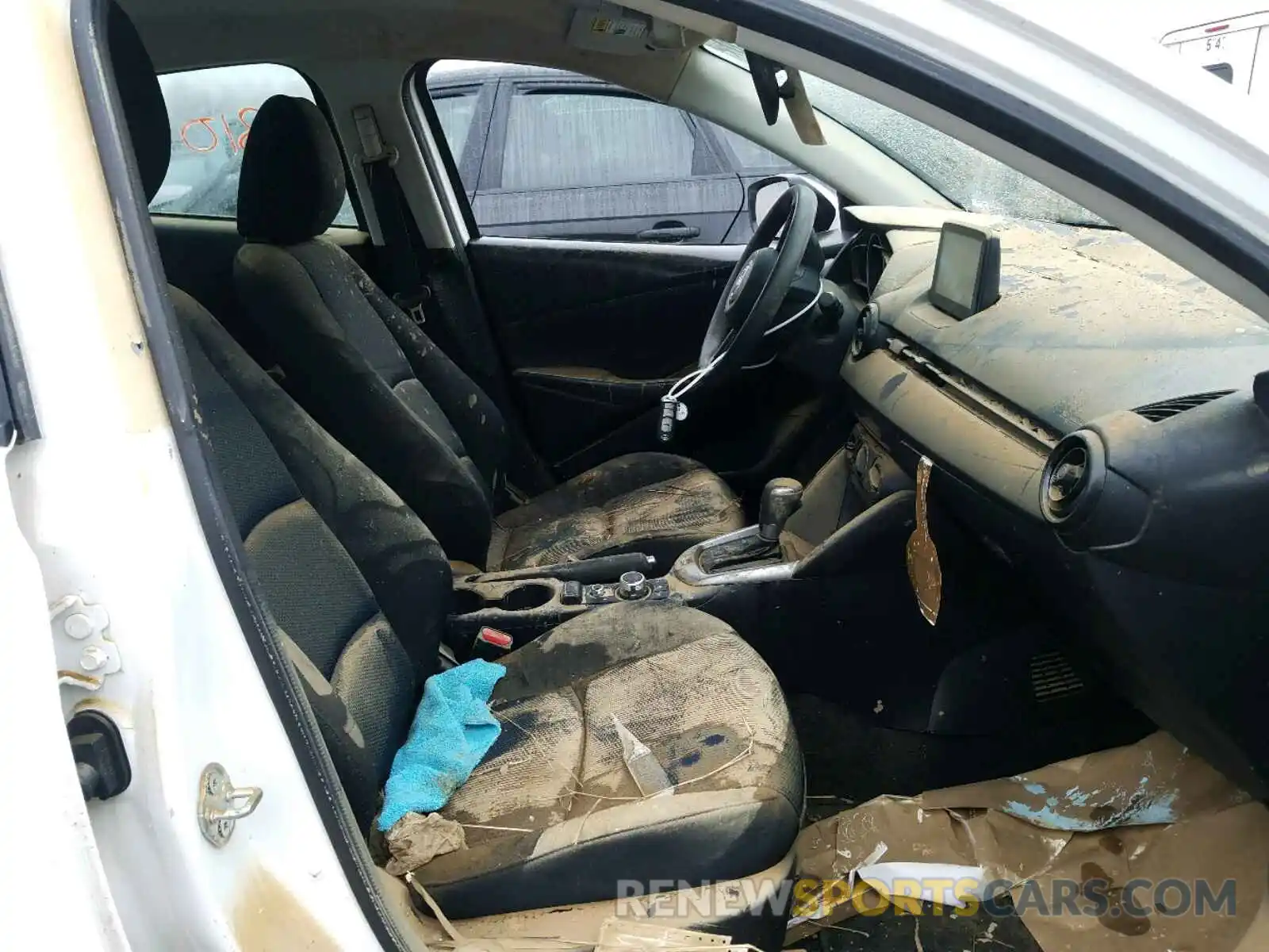 5 Photograph of a damaged car 3MYDLBYV2KY519629 TOYOTA YARIS 2019