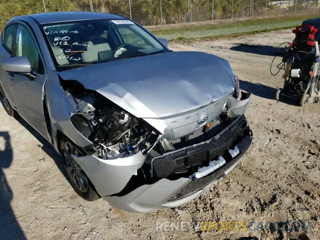 9 Photograph of a damaged car 3MYDLBYV2KY519906 TOYOTA YARIS 2019