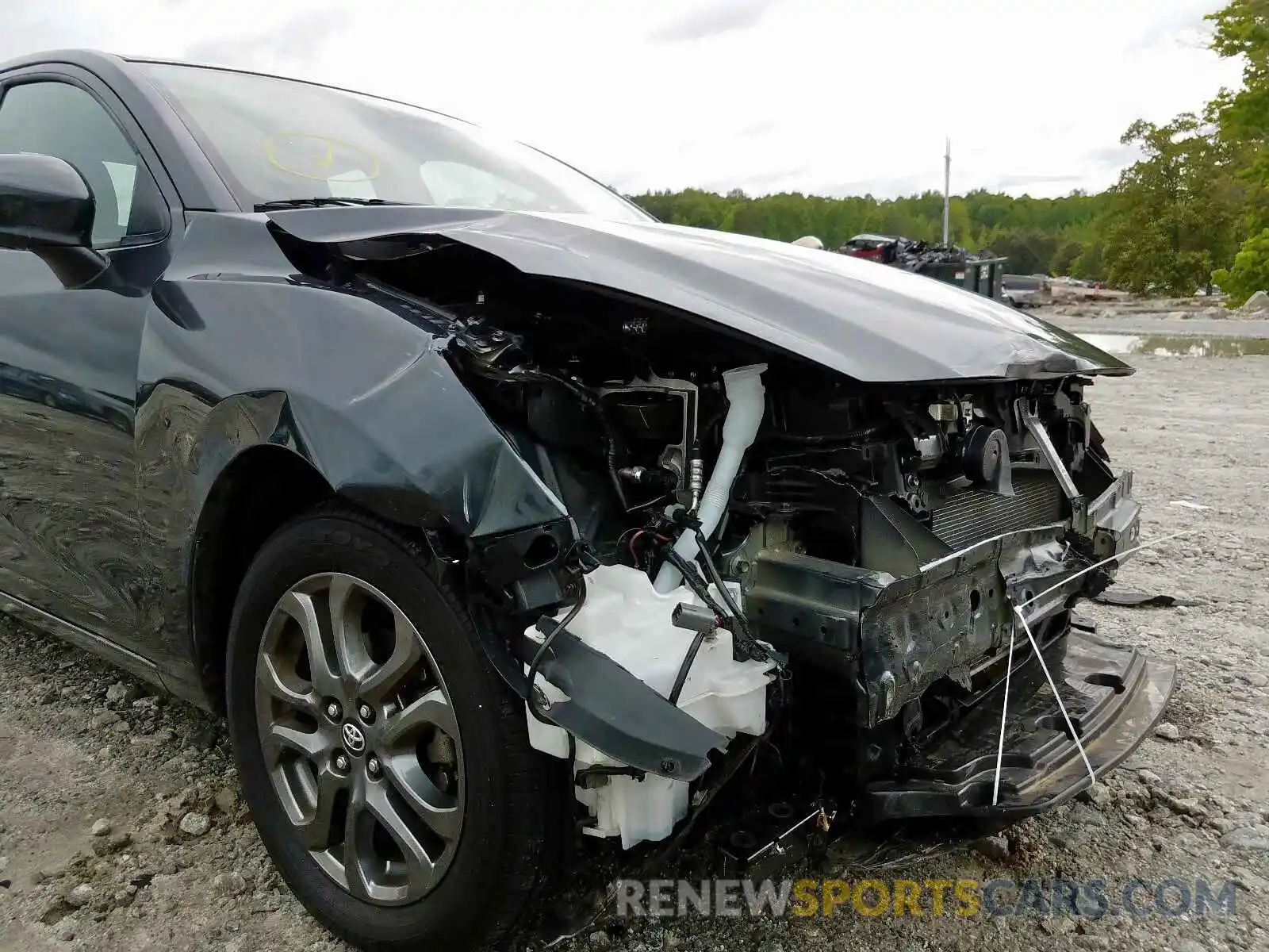 9 Photograph of a damaged car 3MYDLBYV2KY520246 TOYOTA YARIS 2019