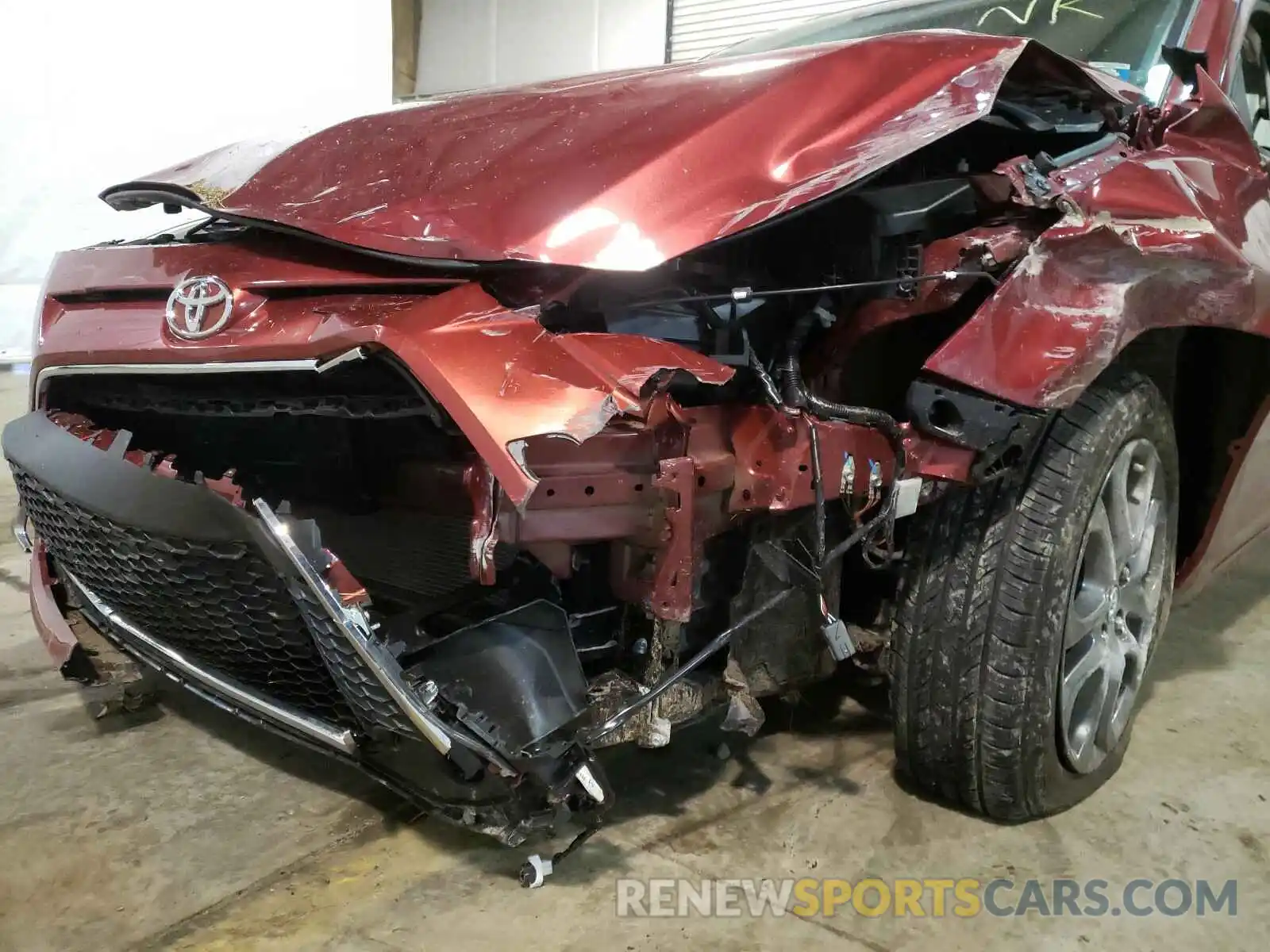 9 Photograph of a damaged car 3MYDLBYV2KY520408 TOYOTA YARIS 2019