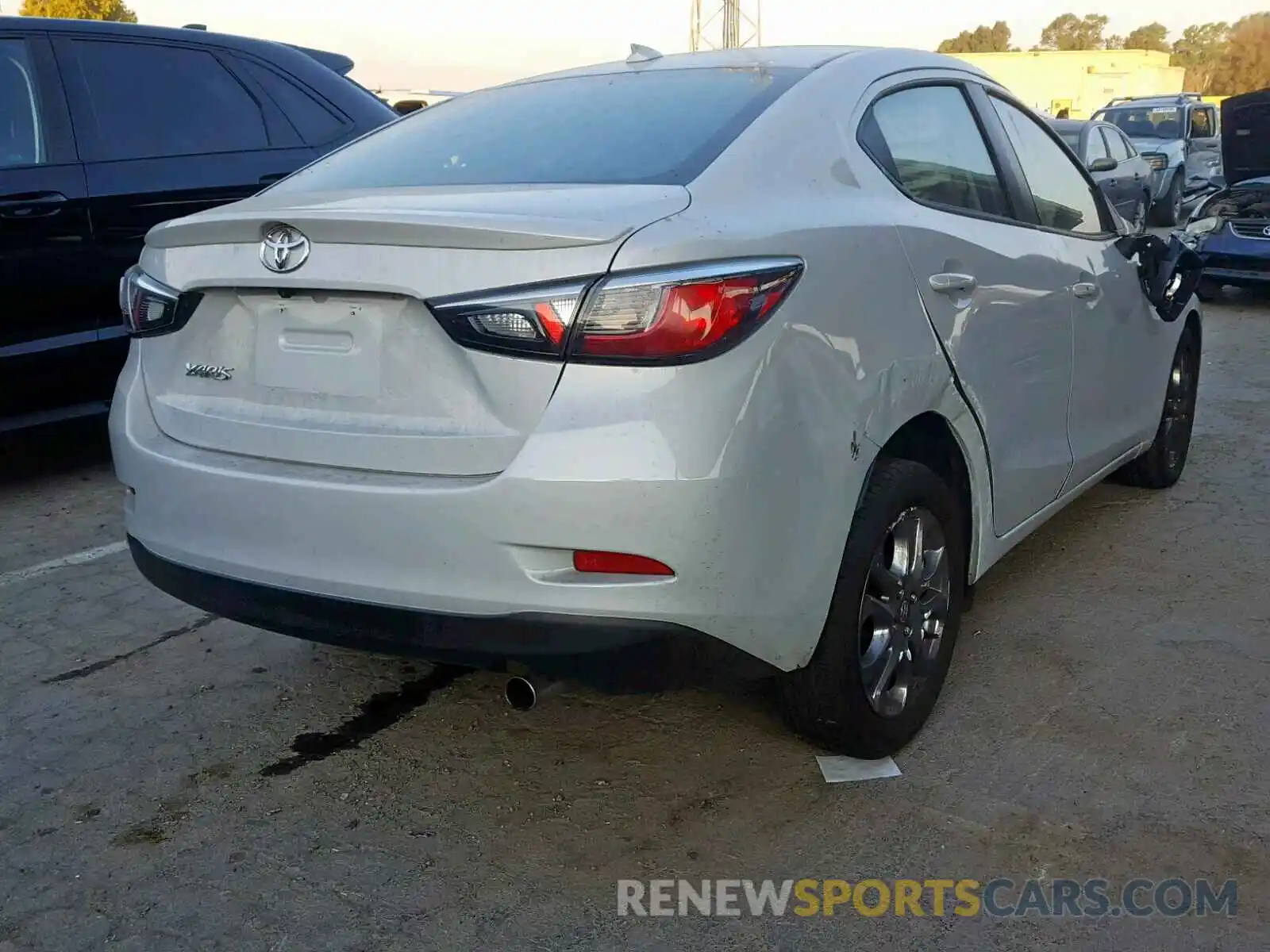 4 Photograph of a damaged car 3MYDLBYV2KY521588 TOYOTA YARIS 2019