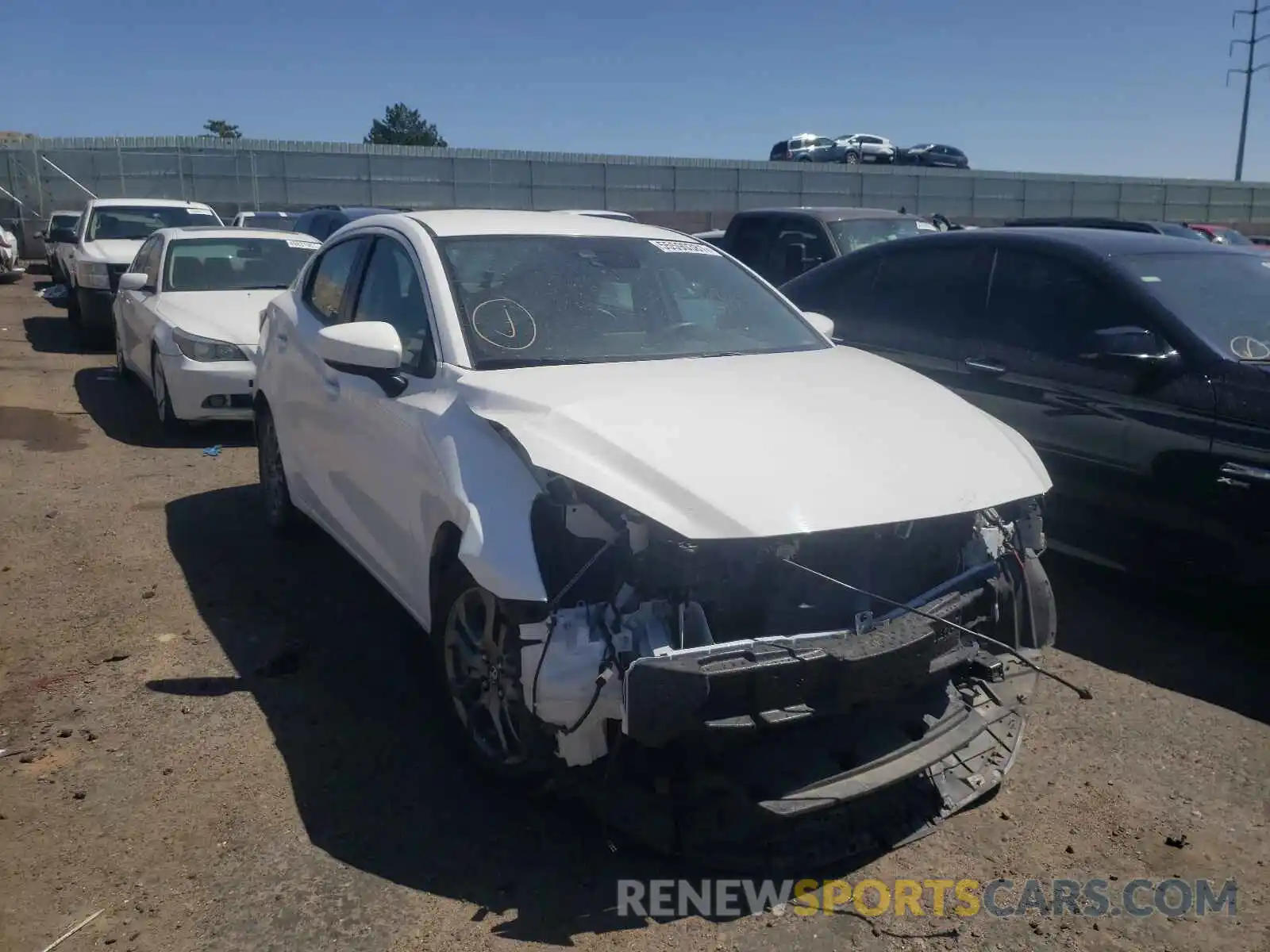 1 Photograph of a damaged car 3MYDLBYV2KY522160 TOYOTA YARIS 2019