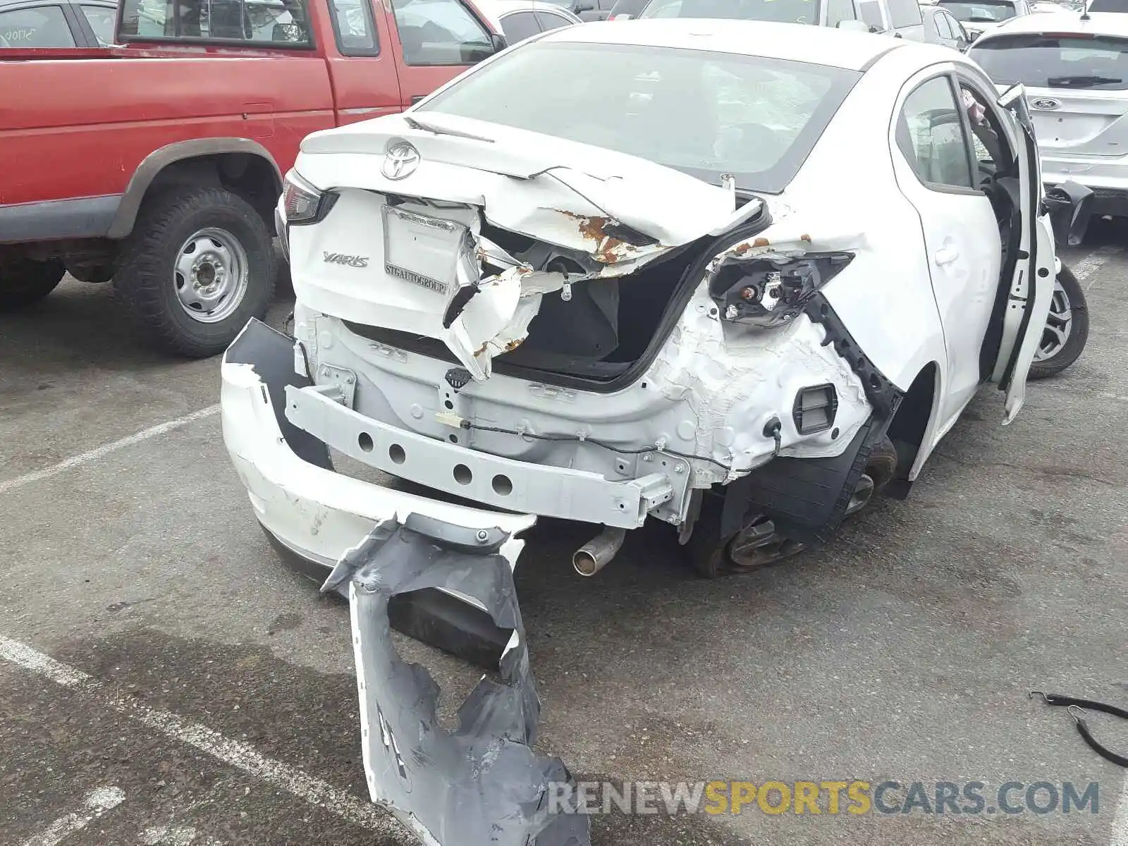 4 Photograph of a damaged car 3MYDLBYV2KY522272 TOYOTA YARIS 2019