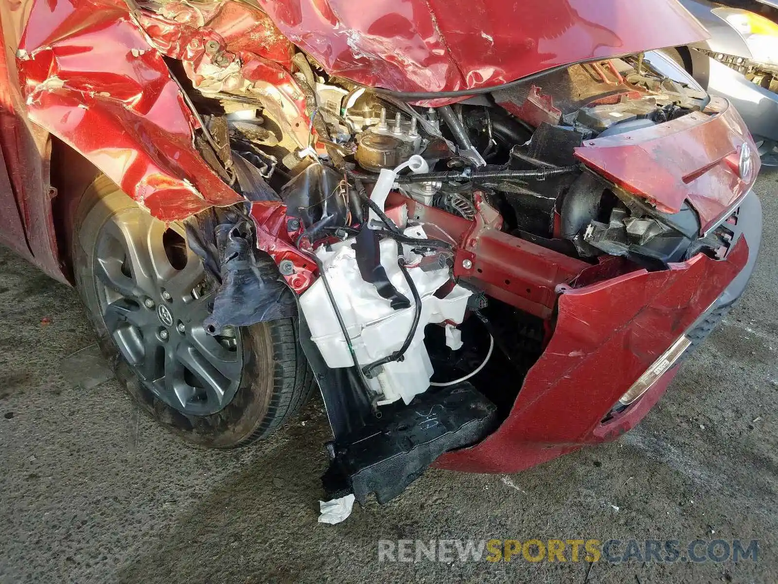 9 Photograph of a damaged car 3MYDLBYV2KY525432 TOYOTA YARIS 2019