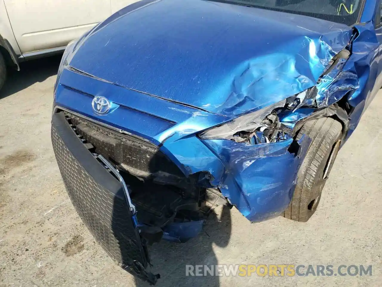 9 Photograph of a damaged car 3MYDLBYV2KY525804 TOYOTA YARIS 2019