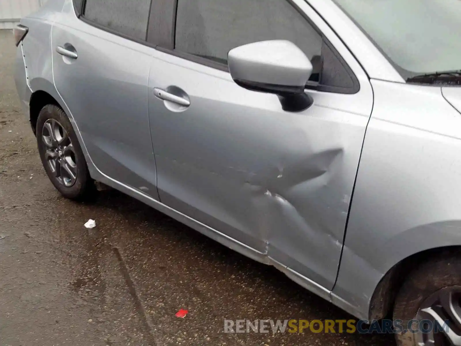 9 Photograph of a damaged car 3MYDLBYV3KY500426 TOYOTA YARIS 2019