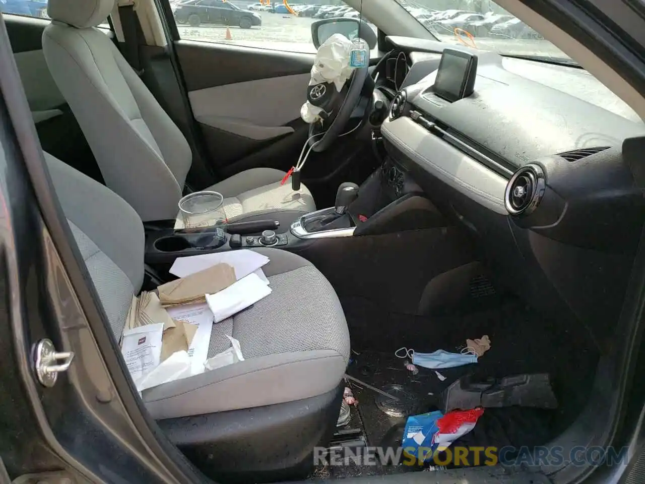 5 Photograph of a damaged car 3MYDLBYV3KY501088 TOYOTA YARIS 2019