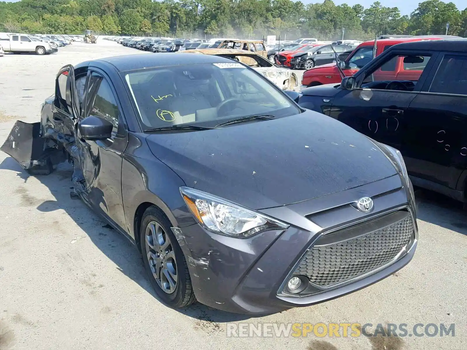 1 Photograph of a damaged car 3MYDLBYV3KY501267 TOYOTA YARIS 2019