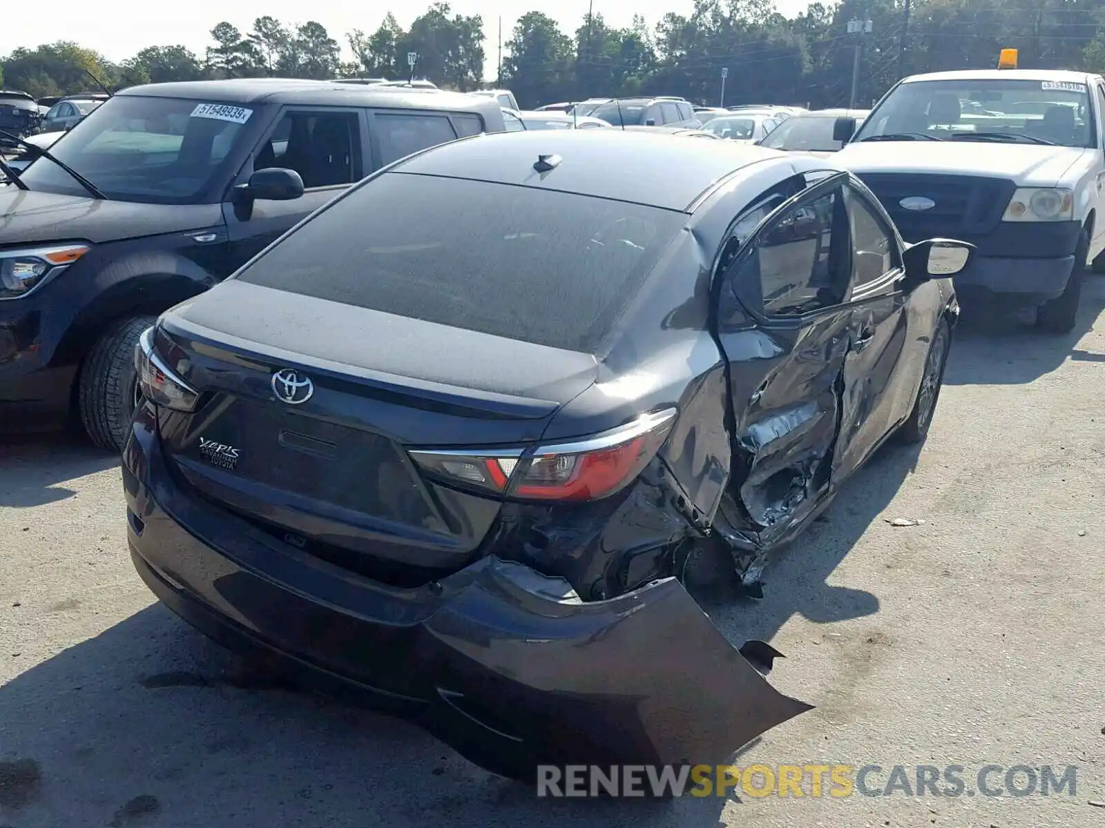 4 Photograph of a damaged car 3MYDLBYV3KY501267 TOYOTA YARIS 2019