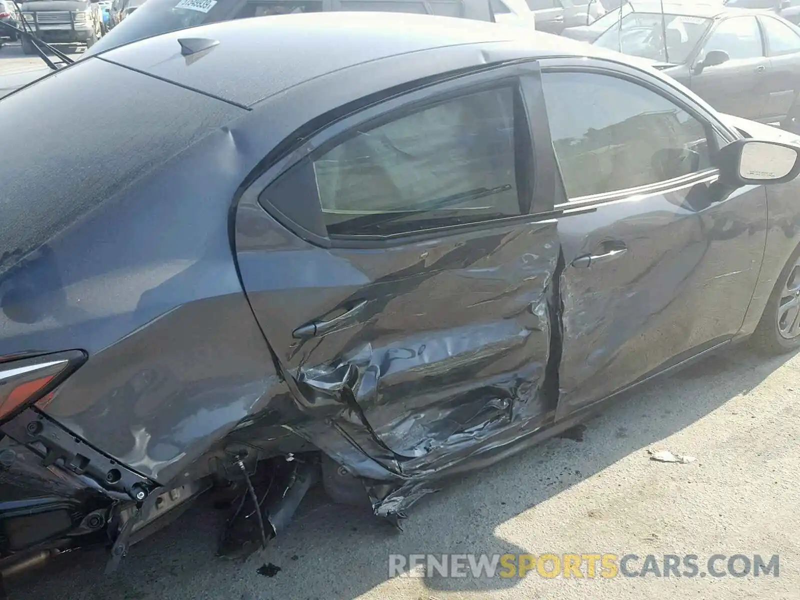 9 Photograph of a damaged car 3MYDLBYV3KY501267 TOYOTA YARIS 2019