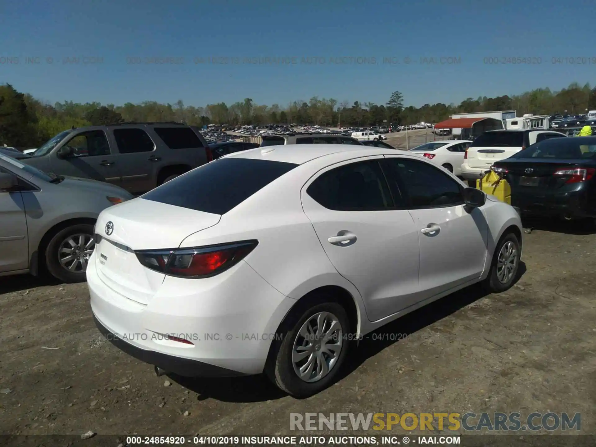 4 Photograph of a damaged car 3MYDLBYV3KY502208 TOYOTA YARIS 2019