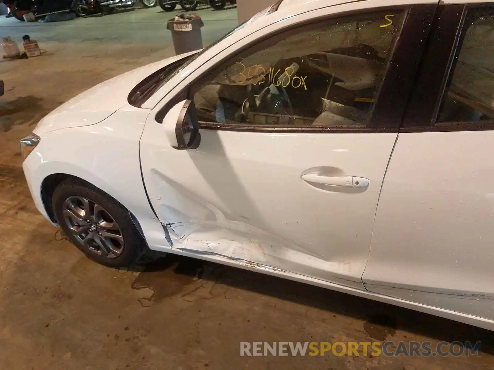 9 Photograph of a damaged car 3MYDLBYV3KY502760 TOYOTA YARIS 2019