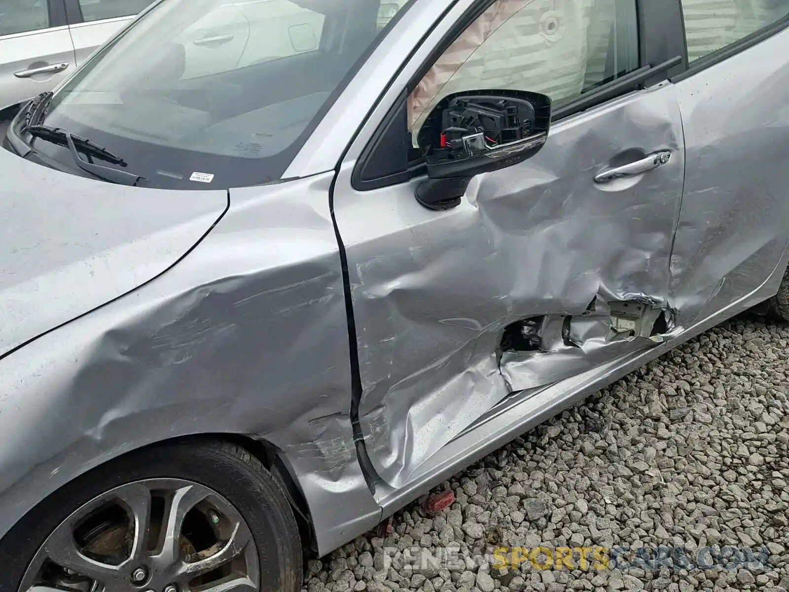 10 Photograph of a damaged car 3MYDLBYV3KY503083 TOYOTA YARIS 2019