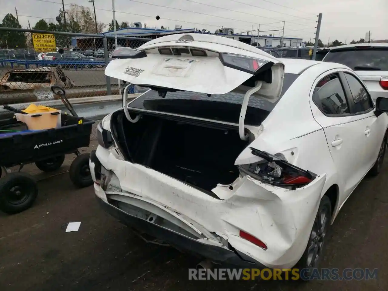 9 Photograph of a damaged car 3MYDLBYV3KY503987 TOYOTA YARIS 2019