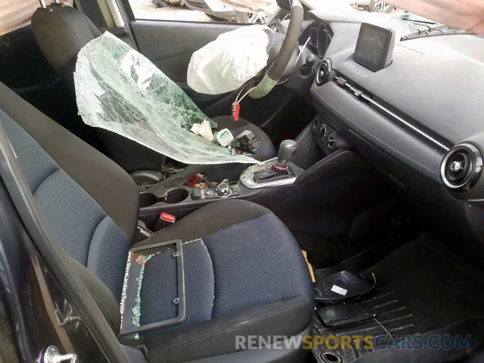 5 Photograph of a damaged car 3MYDLBYV3KY506629 TOYOTA YARIS 2019