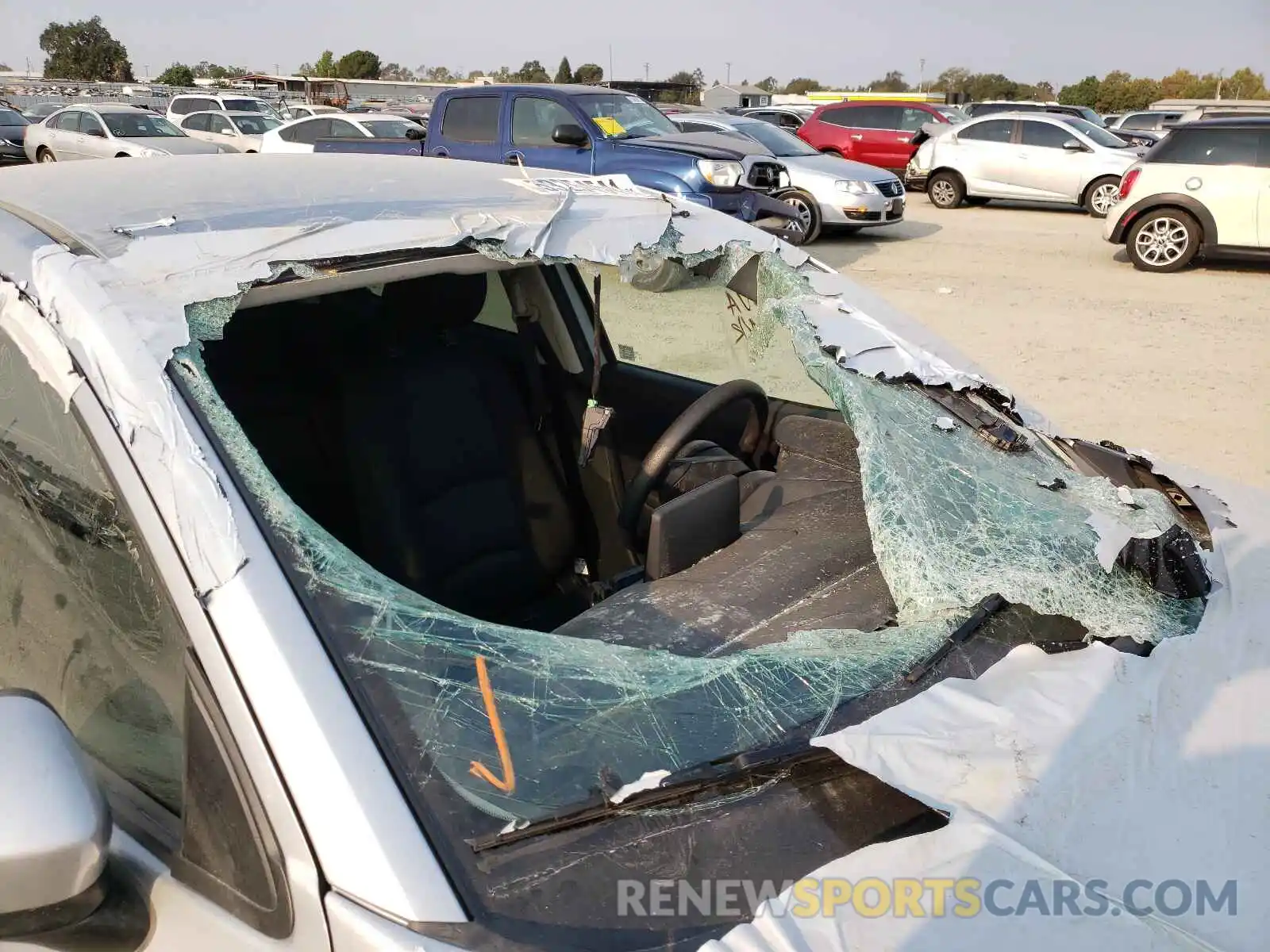 9 Photograph of a damaged car 3MYDLBYV3KY506758 TOYOTA YARIS 2019