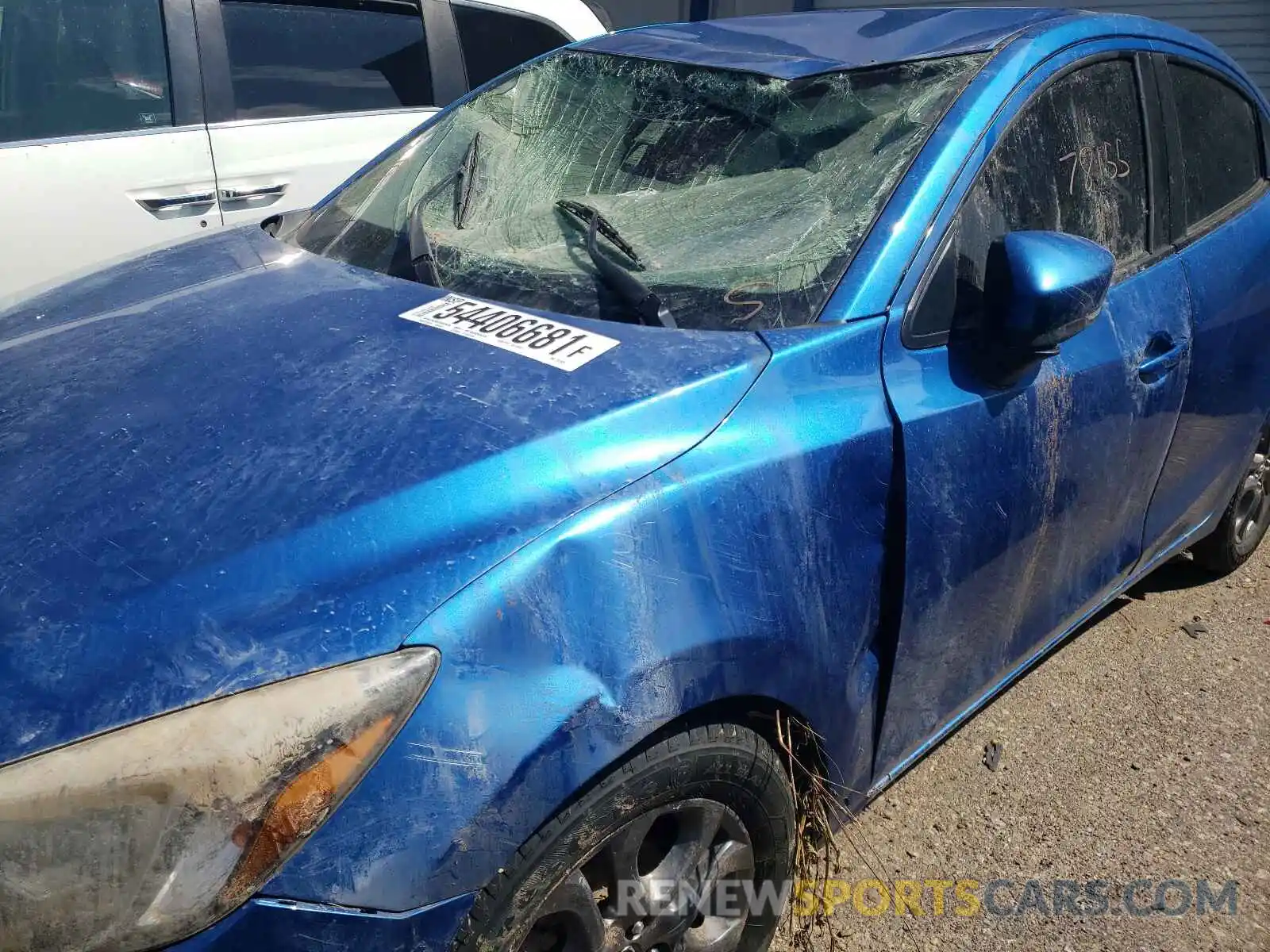 9 Photograph of a damaged car 3MYDLBYV3KY512429 TOYOTA YARIS 2019