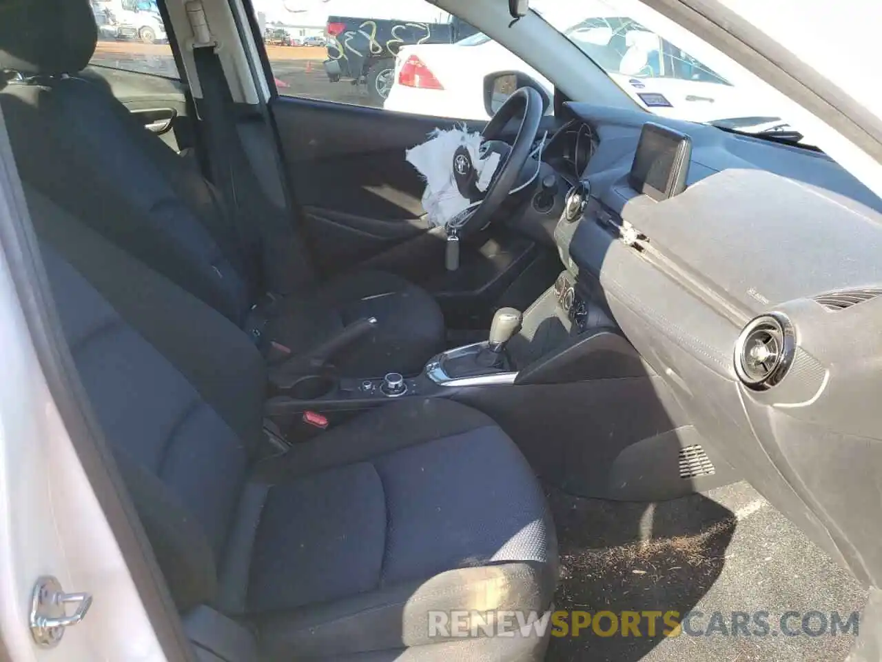 5 Photograph of a damaged car 3MYDLBYV3KY513774 TOYOTA YARIS 2019