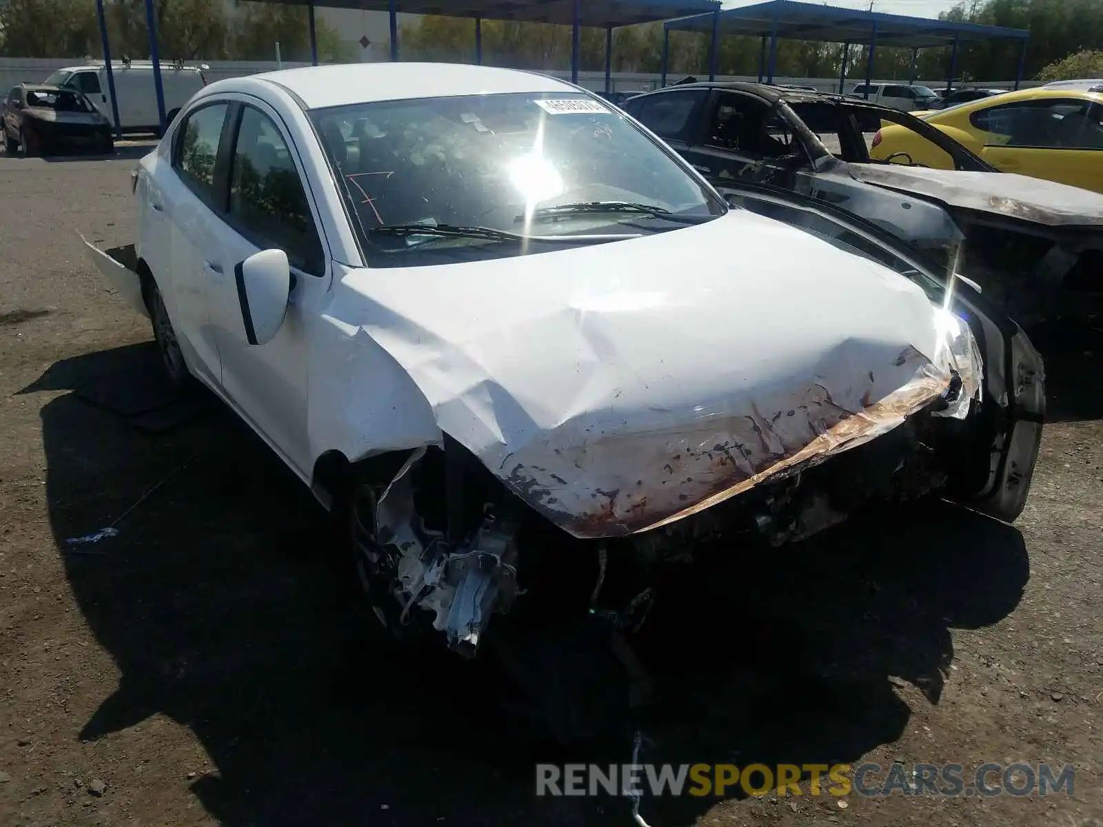 1 Photograph of a damaged car 3MYDLBYV3KY513841 TOYOTA YARIS 2019