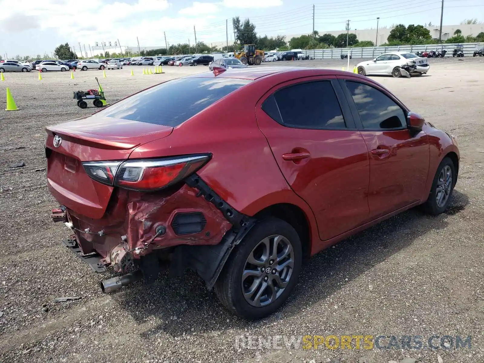 4 Photograph of a damaged car 3MYDLBYV3KY516402 TOYOTA YARIS 2019