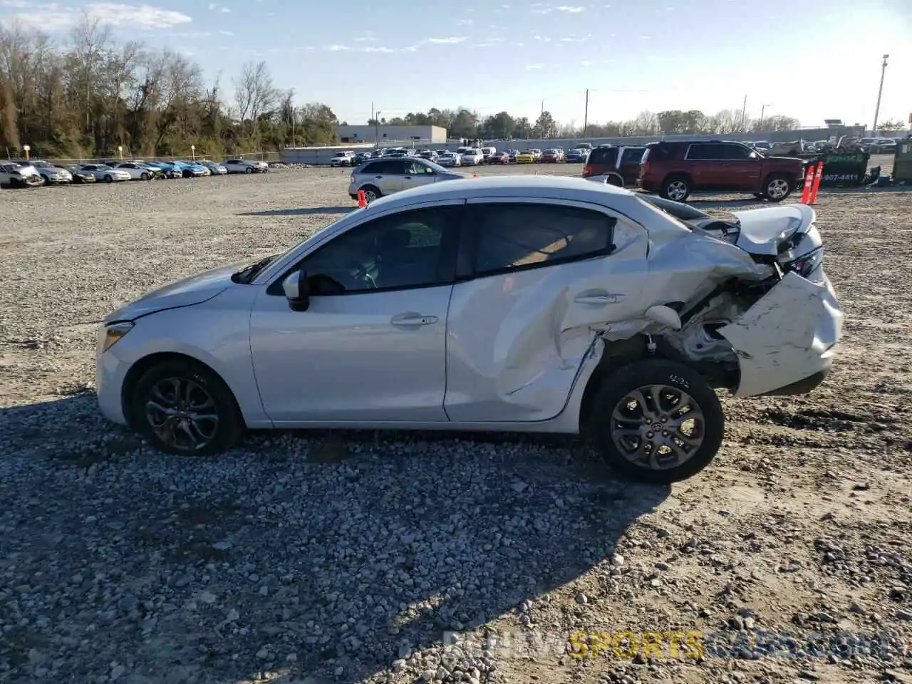 10 Photograph of a damaged car 3MYDLBYV3KY516755 TOYOTA YARIS 2019