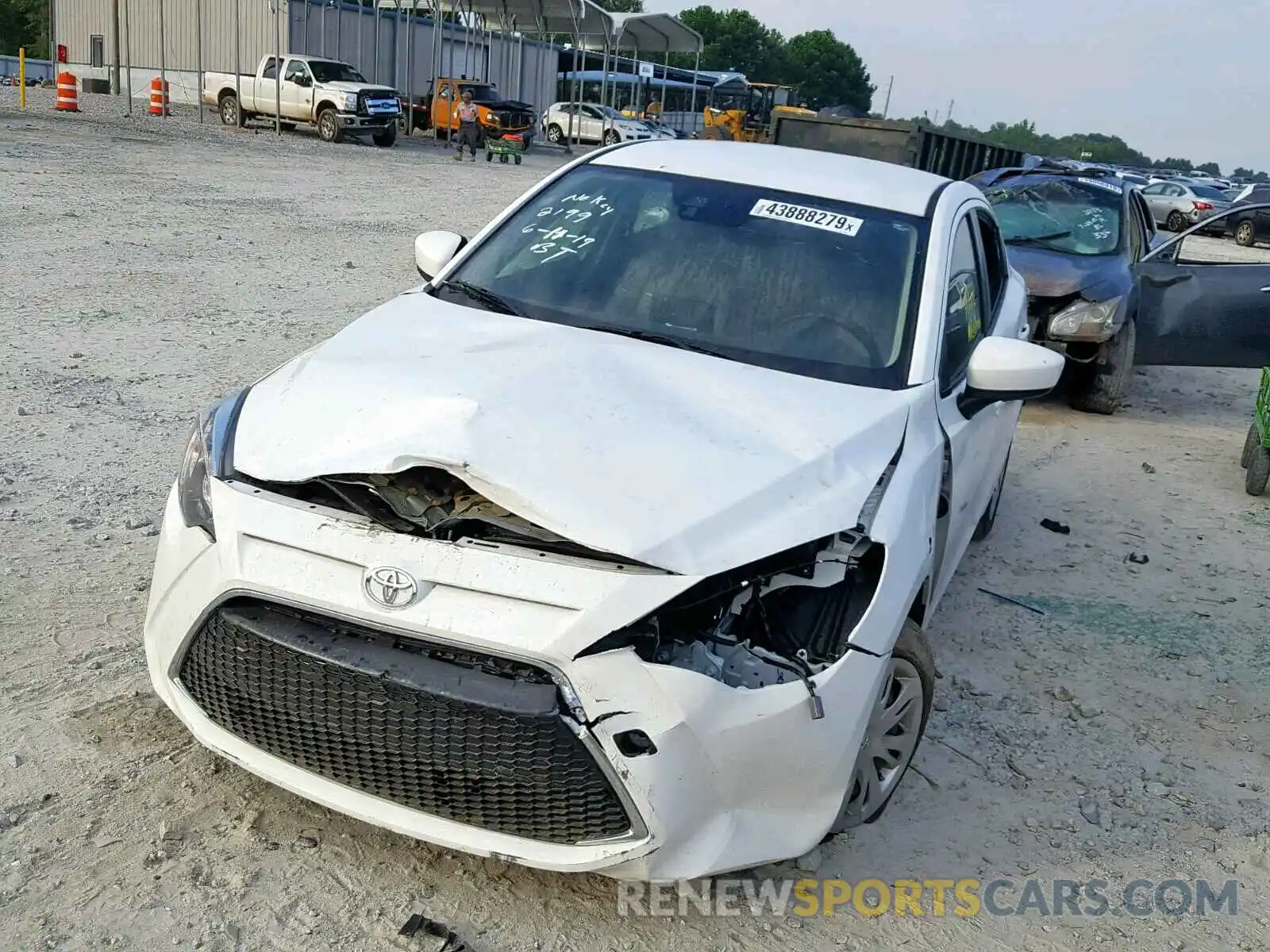 2 Photograph of a damaged car 3MYDLBYV3KY518005 TOYOTA YARIS 2019