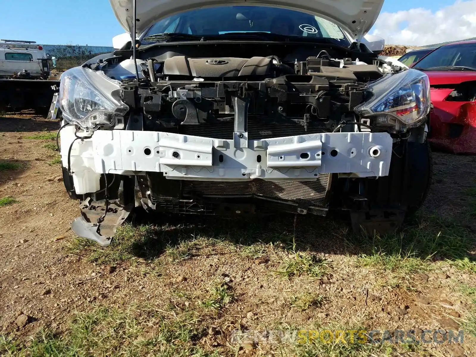 9 Photograph of a damaged car 3MYDLBYV3KY518330 TOYOTA YARIS 2019