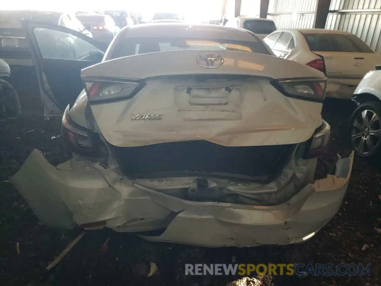 10 Photograph of a damaged car 3MYDLBYV3KY519445 TOYOTA YARIS 2019