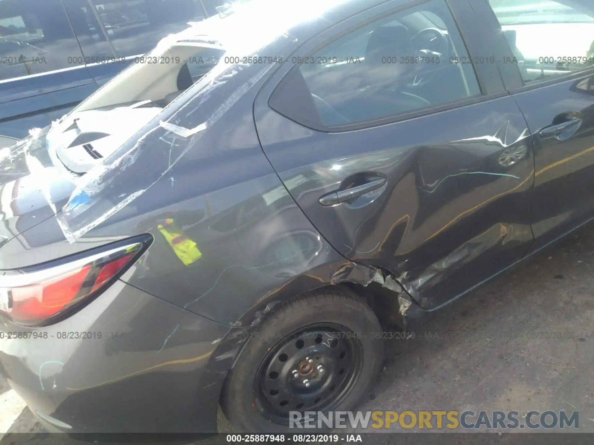 6 Photograph of a damaged car 3MYDLBYV3KY520675 TOYOTA YARIS 2019