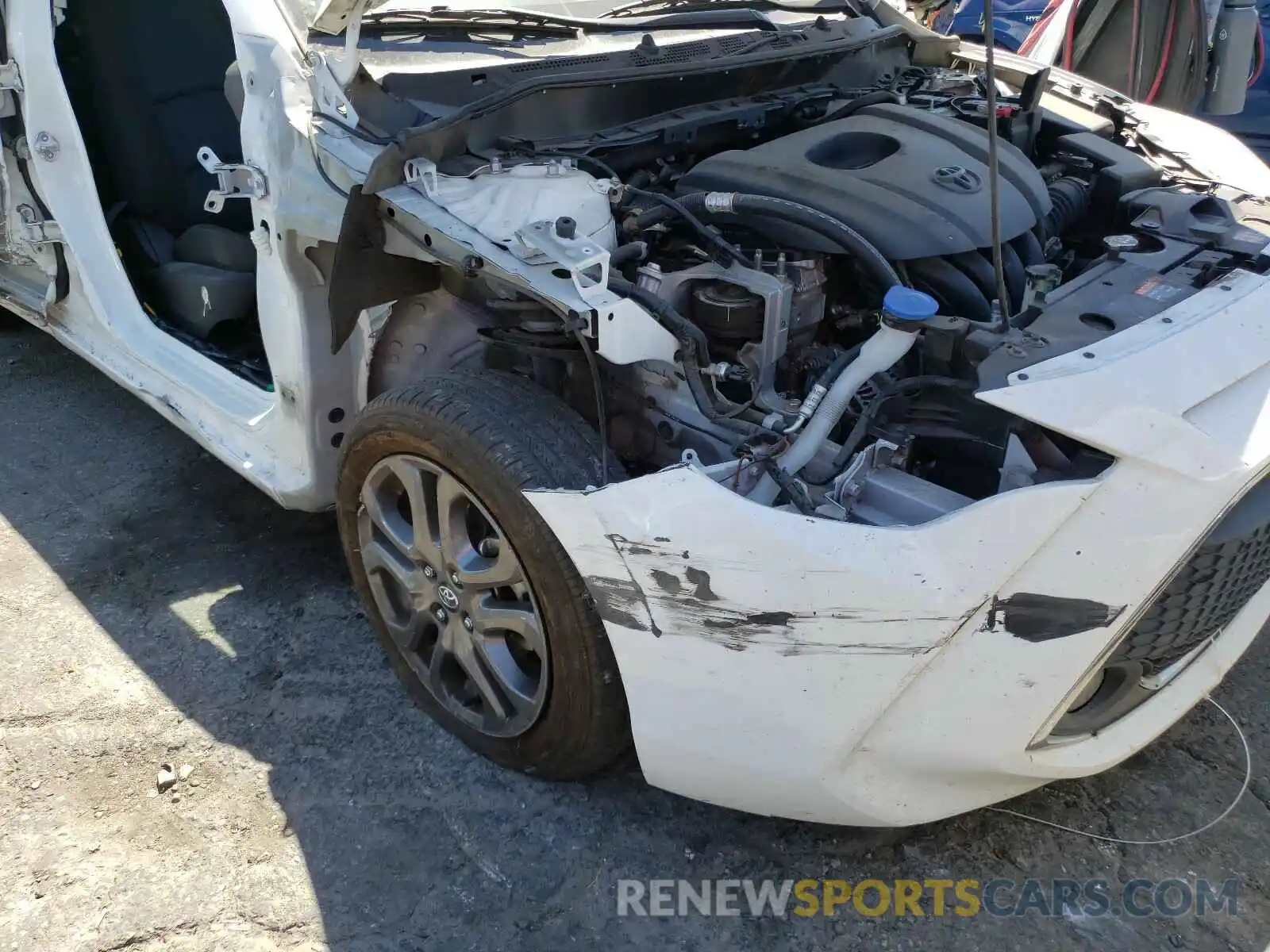 9 Photograph of a damaged car 3MYDLBYV3KY521700 TOYOTA YARIS 2019