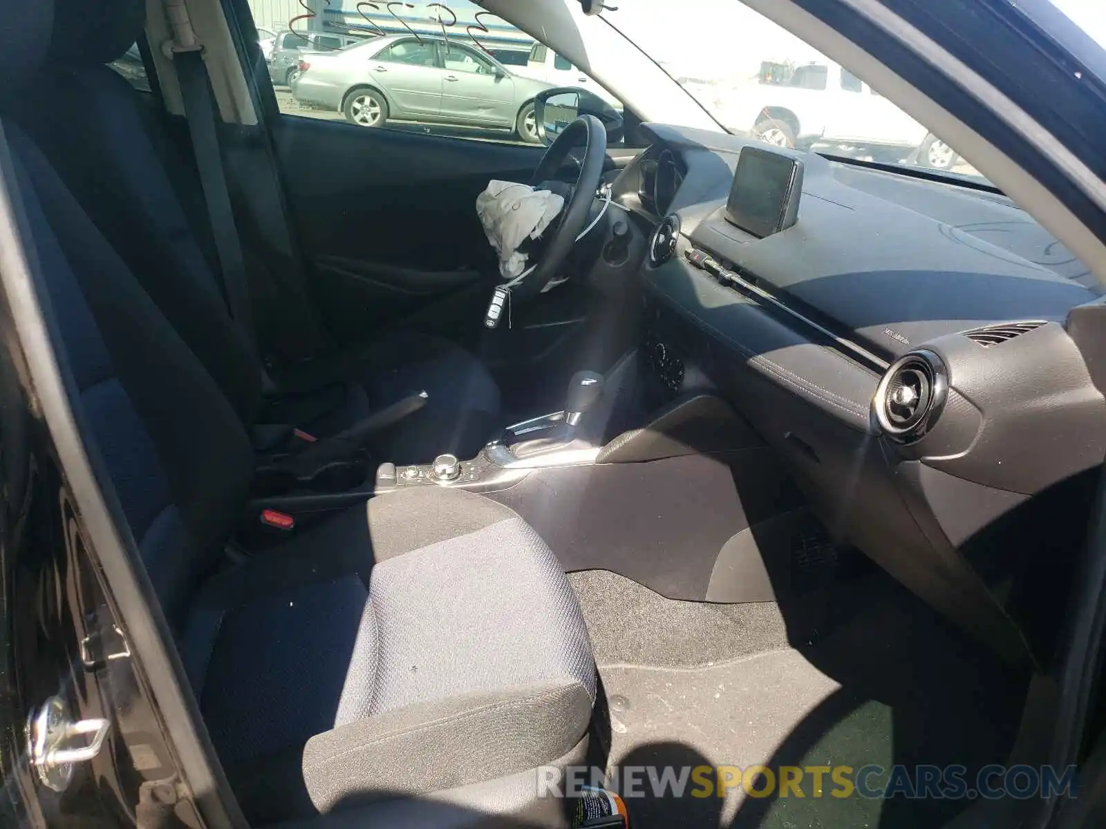 5 Photograph of a damaged car 3MYDLBYV3KY522281 TOYOTA YARIS 2019